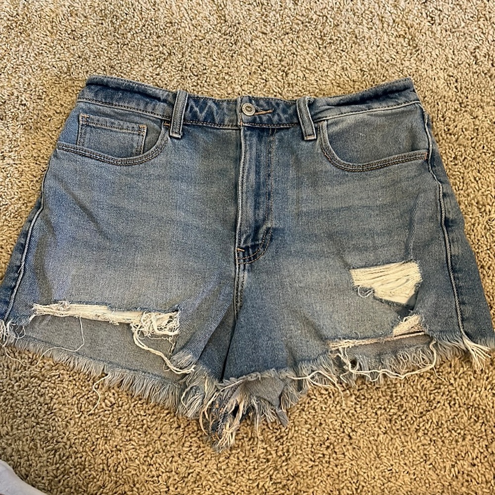 Hollister ultra high-rise light wash mom jeans